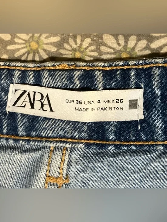 Zara Woman’s Light Blue Denim Jean Shorts - Picture 4 of 5